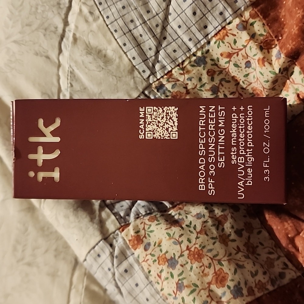 ITK In the Know Broad Spectrum SPF Sunscreen Setting Mist